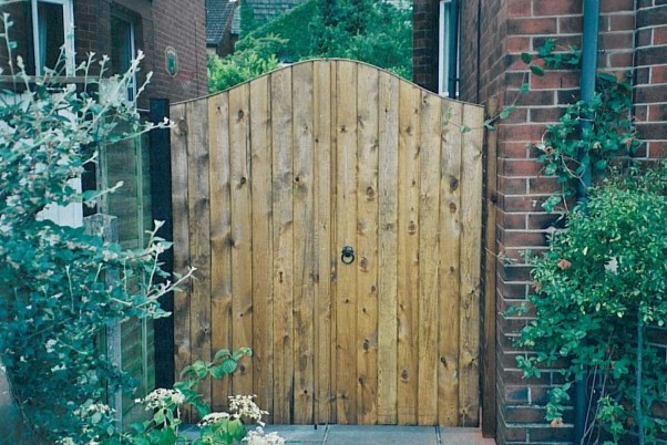 Manchester Fecing Decking Paving Gates Continental Panels Indian Stone Wooden Gates Waney Laps Heavy Duty Vertical Boards Post and Rail Domestic Custom Made To Measure Concrete Posts Concrete Panels Base Panels Wooden Posts Wooden Decking Purgulars Turfing