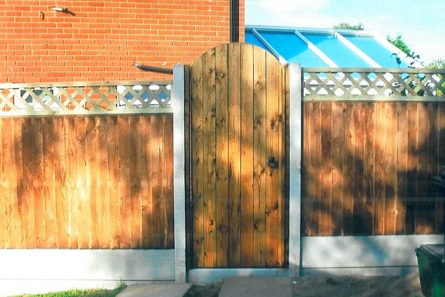 Manchester Fecing Decking Paving Gates Continental Panels Indian Stone Wooden Gates Waney Laps Heavy Duty Vertical Boards Post and Rail Domestic Custom Made To Measure Concrete Posts Concrete Panels Base Panels Wooden Posts Wooden Decking Purgulars Turfing