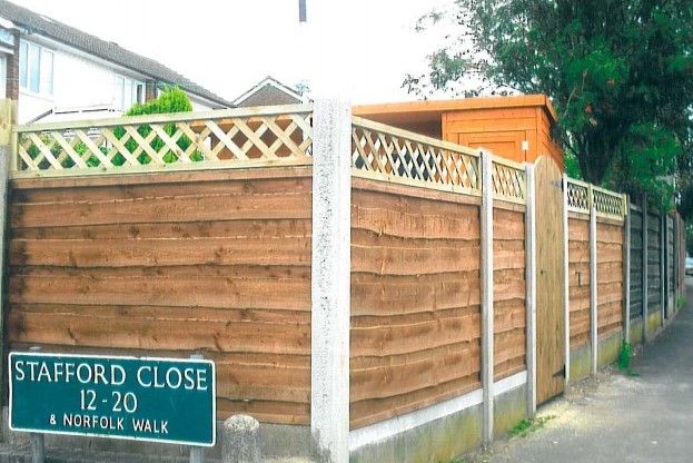 Manchester Fecing Decking Paving Gates Continental Panels Indian Stone Wooden Gates Waney Laps Heavy Duty Vertical Boards Post and Rail Domestic Custom Made To Measure Concrete Posts Concrete Panels Base Panels Wooden Posts Wooden Decking Purgulars Turfing