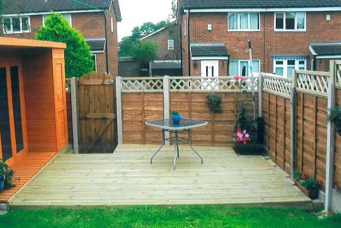 Manchester Fecing Decking Paving Gates Continental Panels Indian Stone Wooden Gates Waney Laps Heavy Duty Vertical Boards Post and Rail Domestic Custom Made To Measure Concrete Posts Concrete Panels Base Panels Wooden Posts Wooden Decking Purgulars Turfing