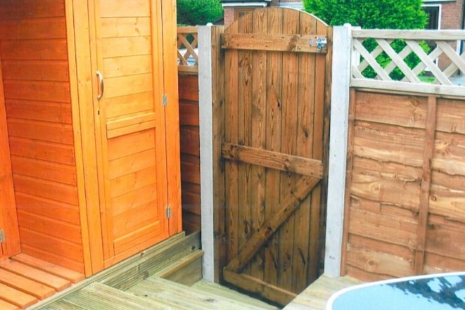 Manchester Fecing Decking Paving Gates Continental Panels Indian Stone Wooden Gates Waney Laps Heavy Duty Vertical Boards Post and Rail Domestic Custom Made To Measure Concrete Posts Concrete Panels Base Panels Wooden Posts Wooden Decking Purgulars Turfing