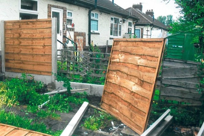 Manchester Fecing Decking Paving Gates Continental Panels Indian Stone Wooden Gates Waney Laps Heavy Duty Vertical Boards Post and Rail Domestic Custom Made To Measure Concrete Posts Concrete Panels Base Panels Wooden Posts Wooden Decking Purgulars Turfing